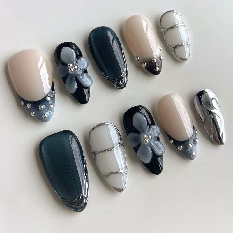 24 Stuks Zwarte Lange Kunstnagels met Amandelkop Design Kattenoog Zilveren Streep Patroon Press-on Nepnagels Draagbare Nageltips