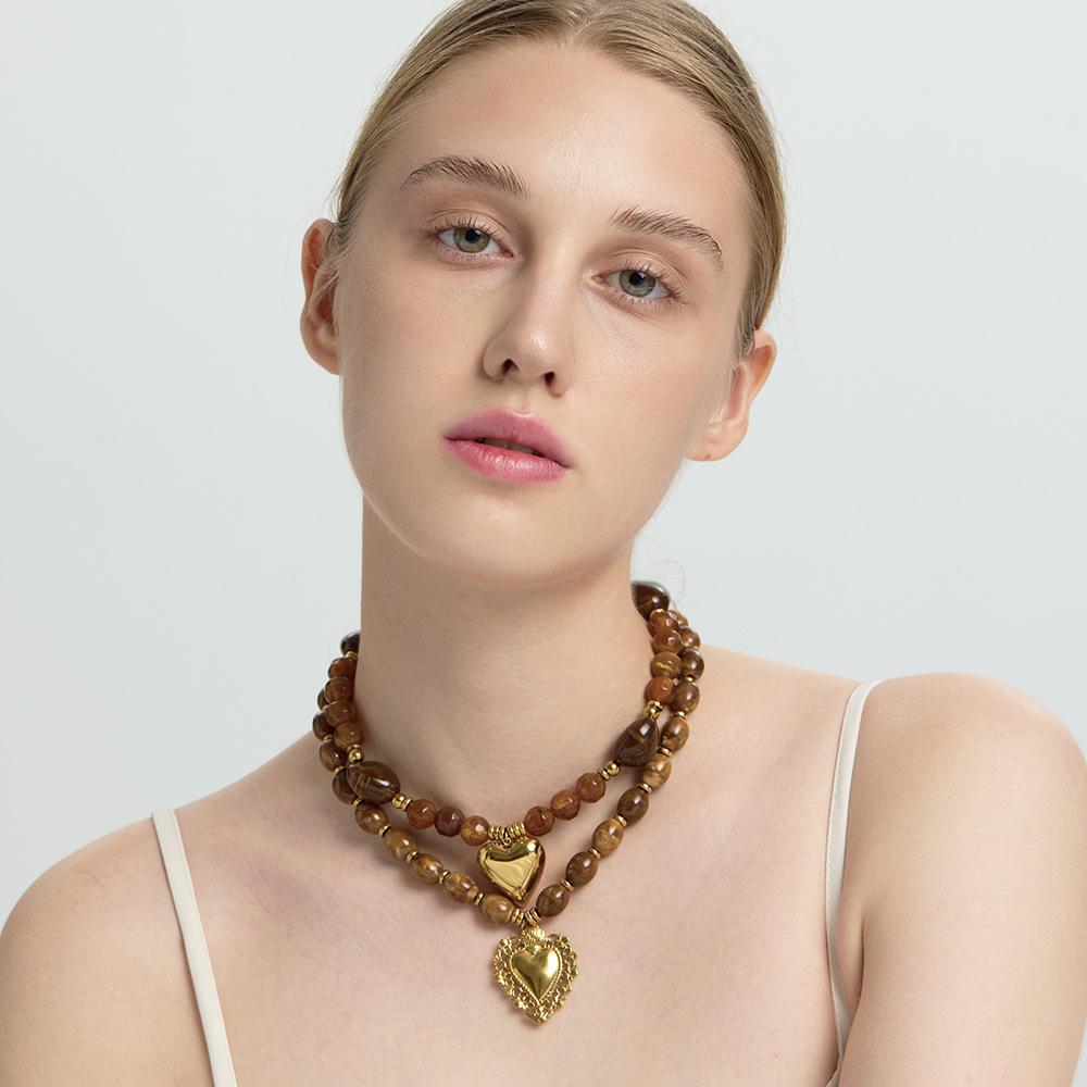 European and American retro acrylic brown beaded electroplating 18K stainless steel heart pendant necklace accessories women
