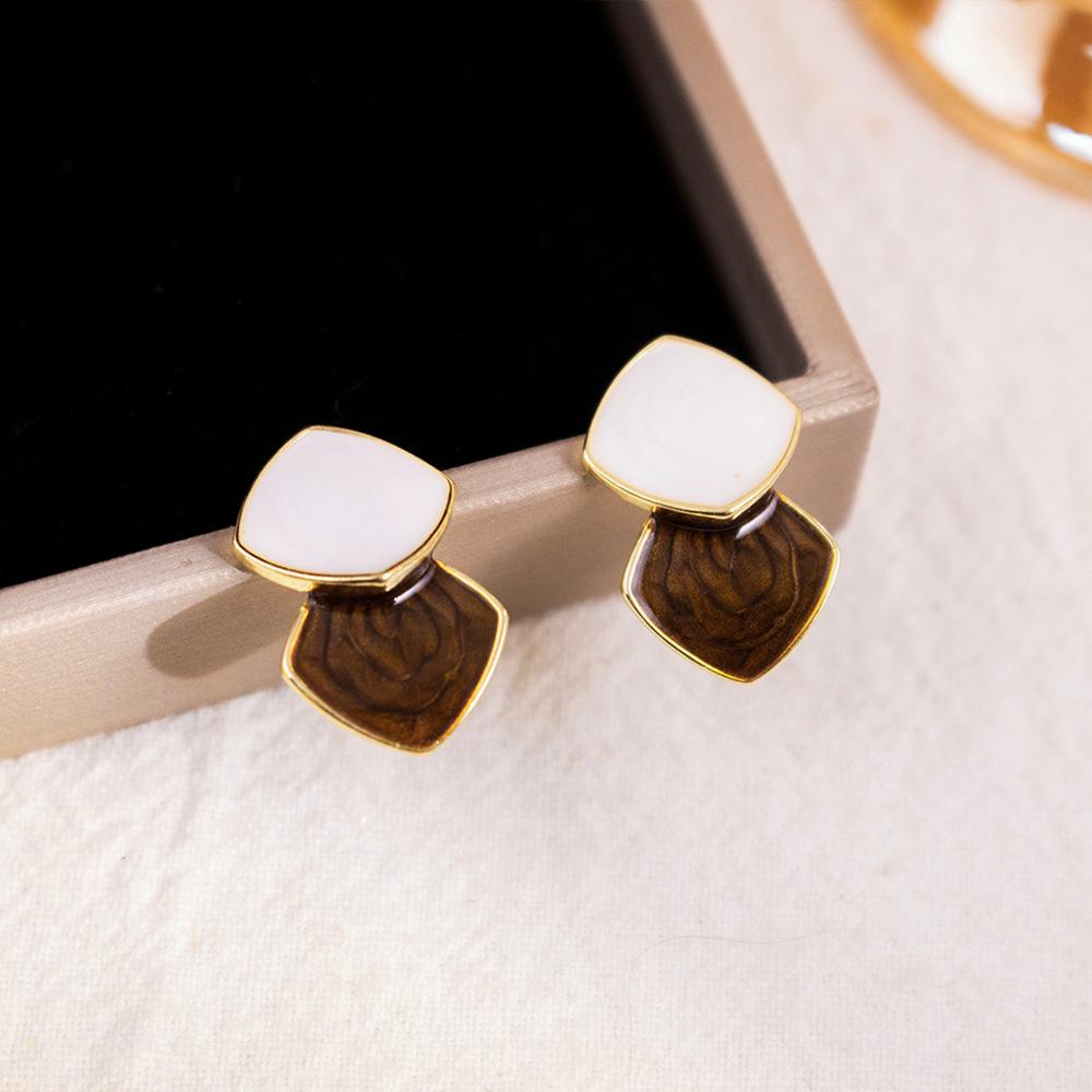 

Korean-Style Geometric Drip Glaze Square Earrings - Luxurious, Fashionable, Versatile Studs for Women