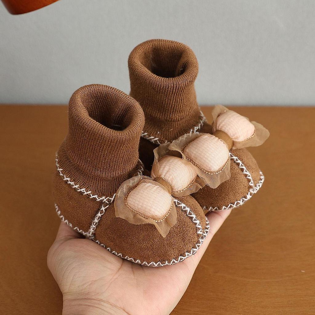 Autumn & Winter Baby Shoes: Unisex Non-Slip, Thick, Warm, Fleece-Lined Socks with Cute Cartoon Designs for 0-12 Months.