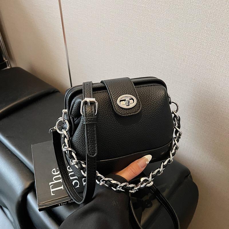 Jednoduchá niche dizajnová reťazová kabelka dámska letná 2025 nová všestranná crossbody vrece