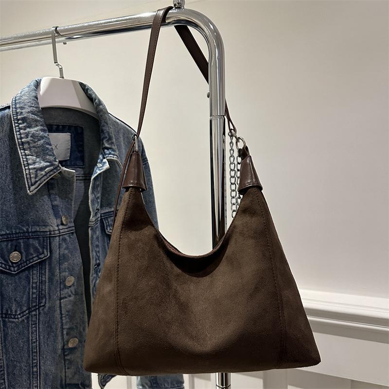 

Large capacity bag women s fashion personality casual shoulder 2025 new soft leather foreign style messenger bag retro tote bag