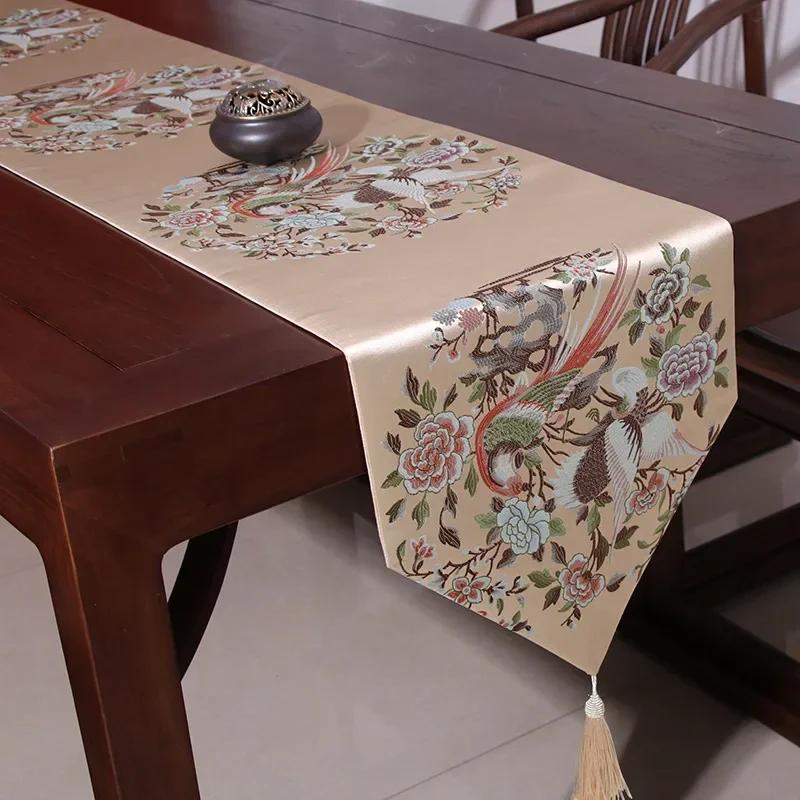 Classical New Chinese Style Birds and Flowers Table Runner Red Embroidery Table Flag Decoration for Wedding Party with Tassels