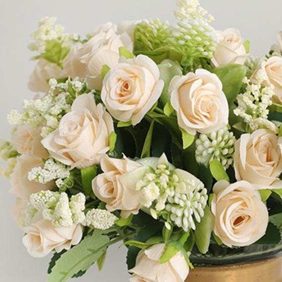 Bouquet di fiori di simulazione della moda realistico con stelo decorativo