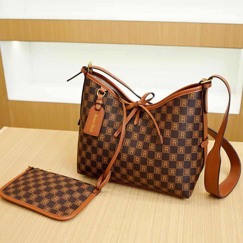 Checkerboard Large Capacity Commuting Bag for Women  New Versatile and High End Tote Bag  Light Luxury One Shoulder Slant Straddle