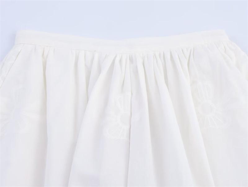 2026 European-American Temperament Embroidered Lace Patchwork Skirt