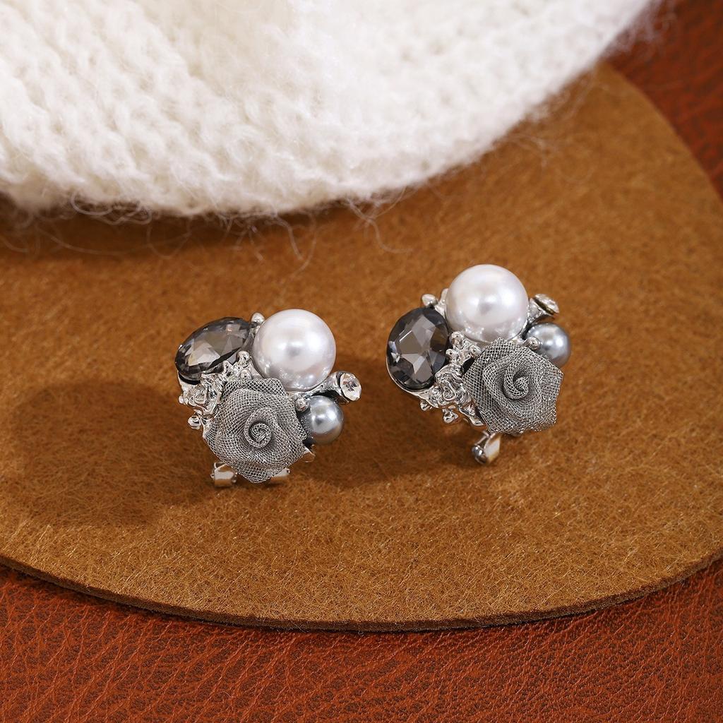 French Elegant Rose Super Flash Crystal Pearl Stud Earrings Women'S Fashion Earrings Light Luxury High-End Earrings Ear Jewelry