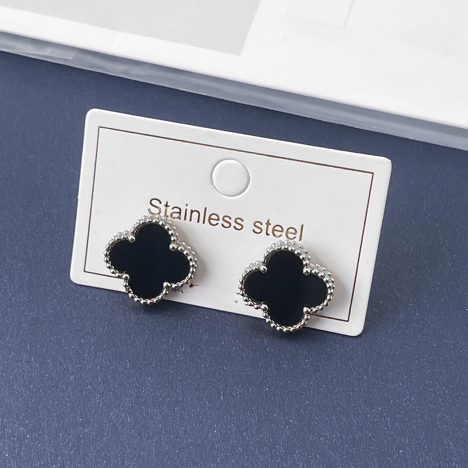 

Серьги-пусеты Четырехлистный клевер 15 мм, глянцевые, высококачественная модная титановая сталь, не теряют цвет