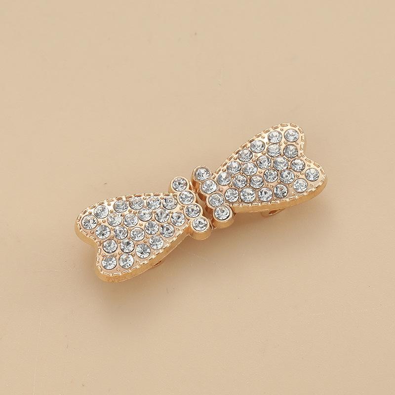 1 Pair Alloy Cardigan Collar Clips Holder Women Decor Crystal Cape Cloak Clasps Fasteners Buckle Brooch Clip
