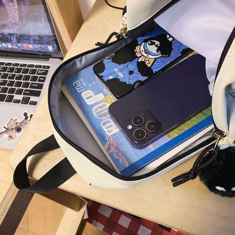 Lightweight Travel Backpack Stylish Hiking Bag Casual Outdoor Schoolbag for College Students Minimalist Design Backpack