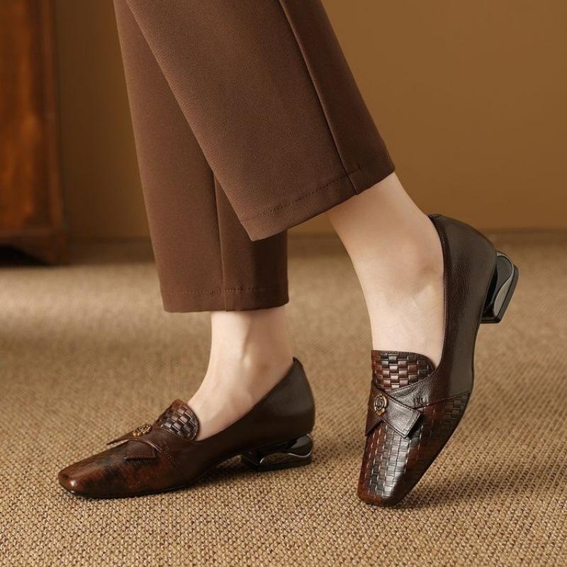 2025 Summer New Casual Versatile Women's Single Shoes Low Heel Middle Mouth Square Head Mother Shoes Commuting Small Leather Shoes Foreign Style