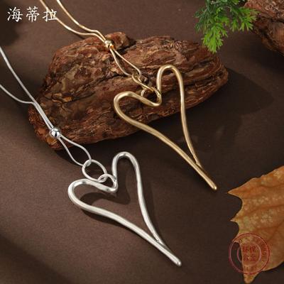 New Matte Hollow Geometric Love Long Pendant, Women's Simple High-end Heart-shaped Pull-up Buckle Necklace