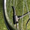 Cyklistický doplněk Kolo Jízdní kolo Cyklistika Duše Pneumatika Výměna Presta Dvojitá hlava Adaptér pumpy Vzduch Ventilek Užitečná součástka kola Pumpa