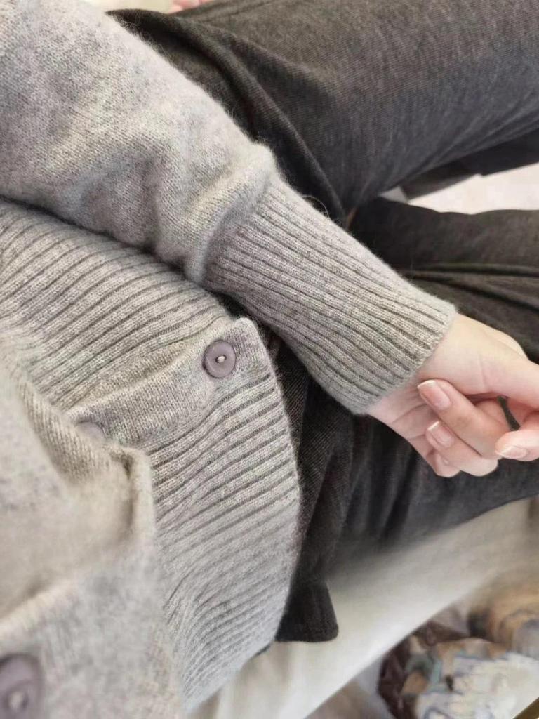 Premium Korean Style 100% Pure Wool Knitted Cardigan - Women's Spring/Autumn Short Base Coat