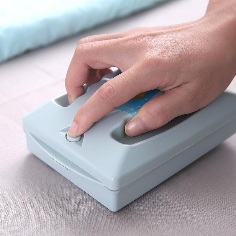 Carpet Crumbs Table Brush Manual Crumb Cleaner Handheld Double Roller Sweepers For Home Bedroom Office Carpet Debris Brush Sofa