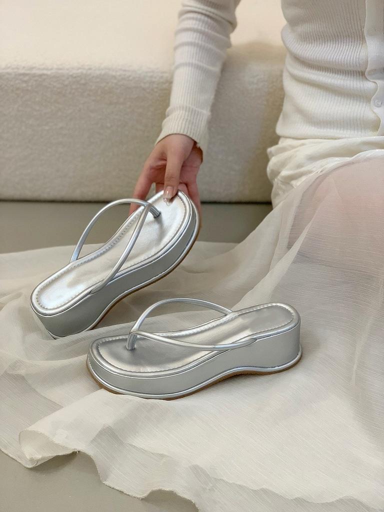 Pinch feet thick-soled heightening slippers women's summer wear versatile casual flip-flops beach seaside slippers