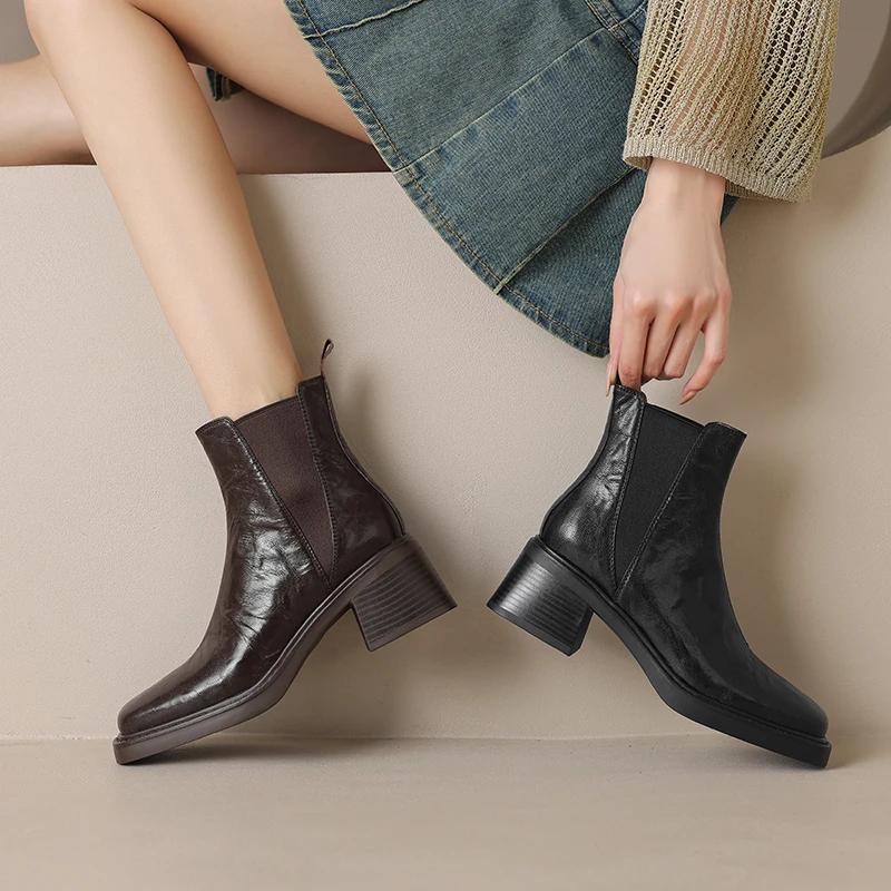 British style thick soled short boots for women in the autumn and winter of  new style with plush boots