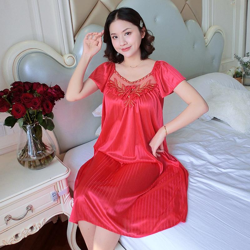 Plus Size Floral Lace Ice Silk Nightgown with Short Sleeves