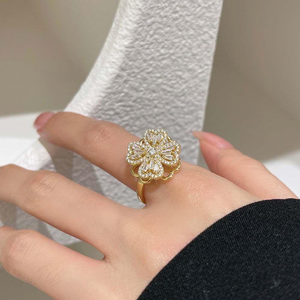 Luxury Rhinestone Four-leaf Clover Rings Women Finger Rings Korean Style Spinning Zircon Rings
