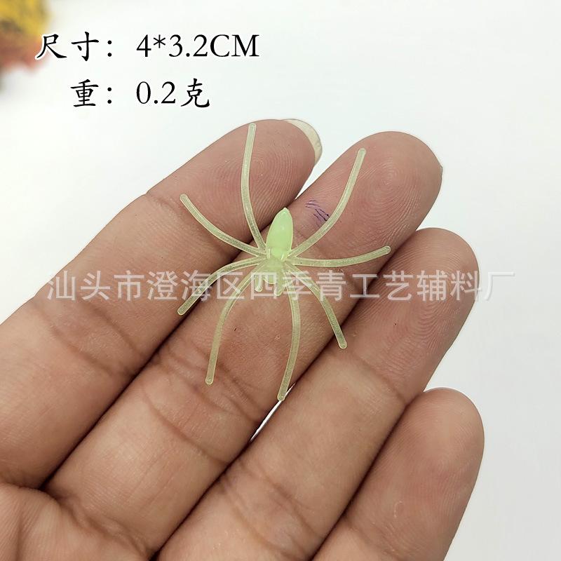 Fake Spiders Can Be Mixed with Halloween Layout Props Mini Little Spiders Trick Simulation Spoof