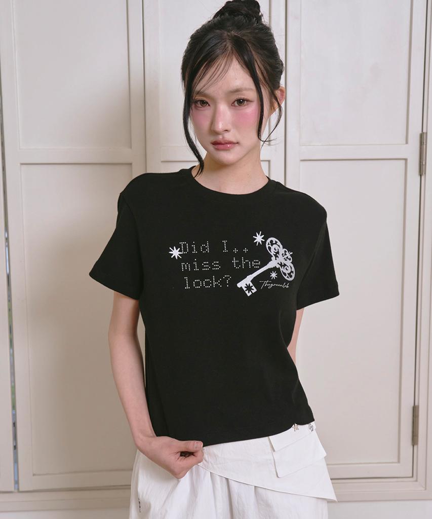 THE GREEN LAB Lettering Symbol Crop Short Sleeve T-Shirt [Black/Key]