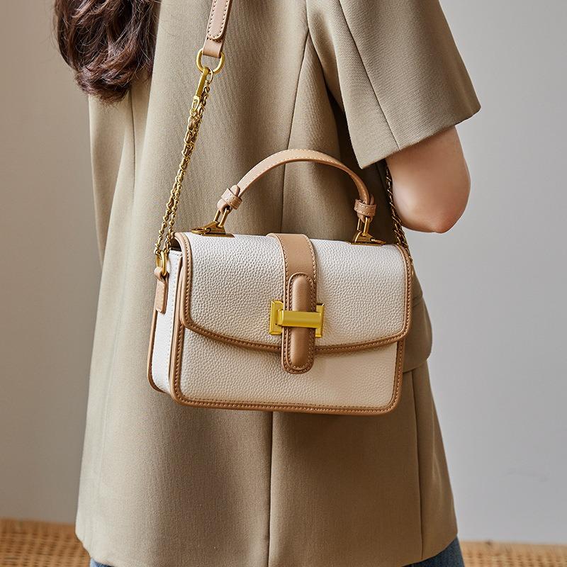 Женская сумка-мессенджер из натуральной кожи — фото 4