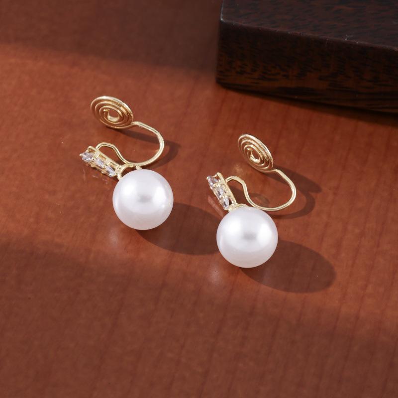 Vintage French Pearl No-Pierce Earrings: Elegant Luxury Clip-ons for Women