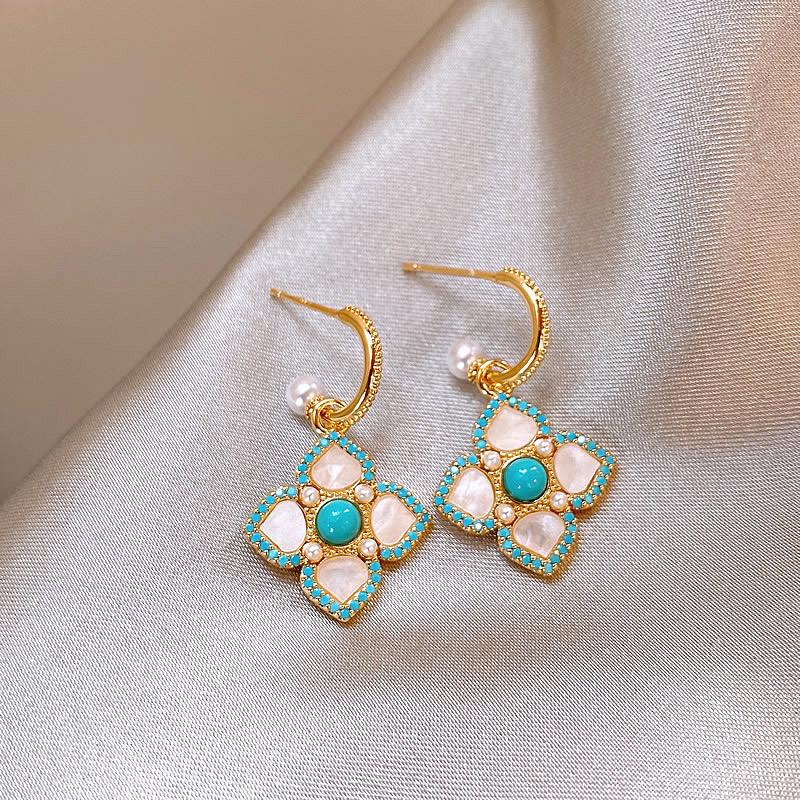 2025 Green Stone Four-Leaf Clover Pearl Stud Earrings - C-Shaped, Light Luxury Niche Design for Women