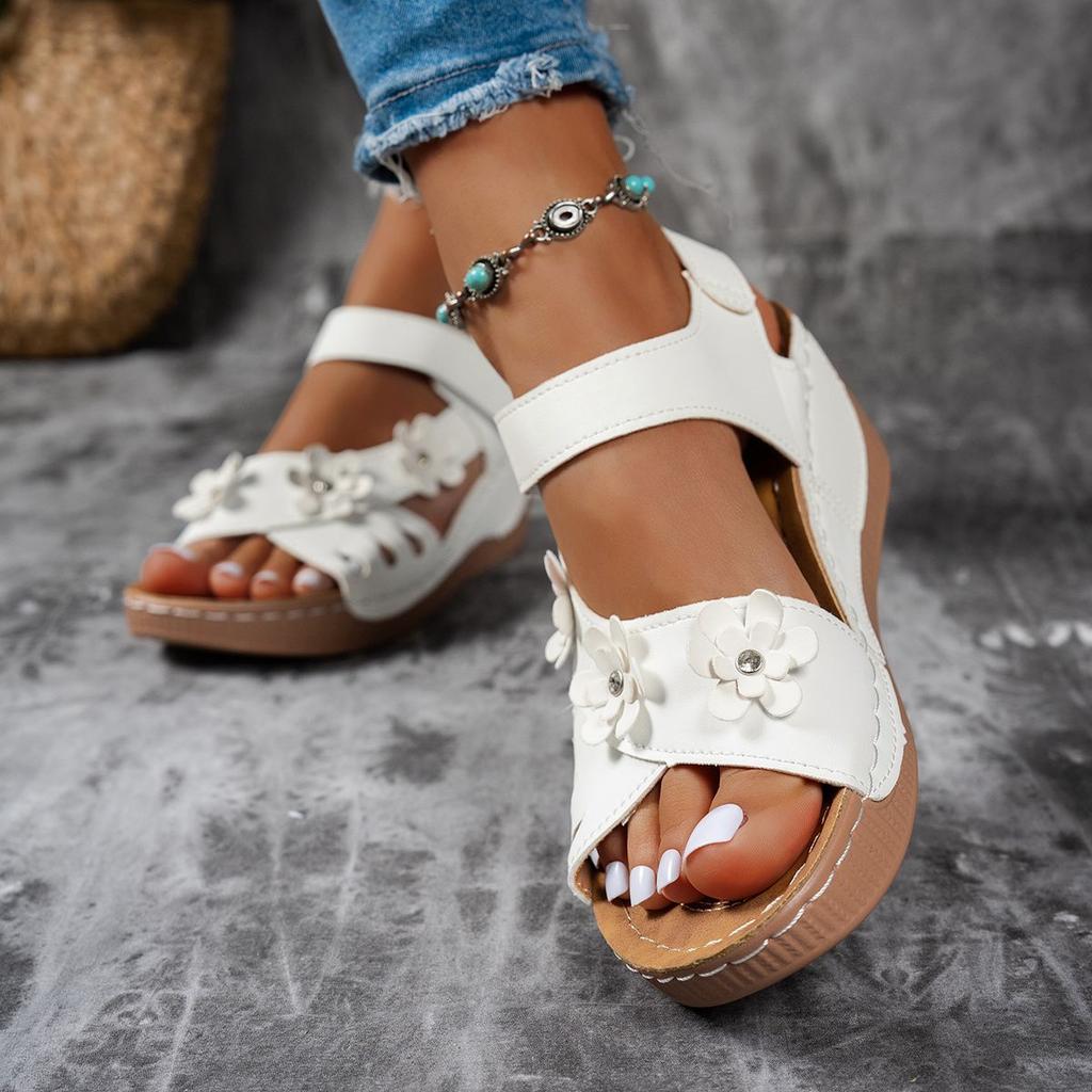 2026 New Ladies Retro Fashion Casual Shoes Lightweight and Comfortable Designer Sandals Ladies Sandals