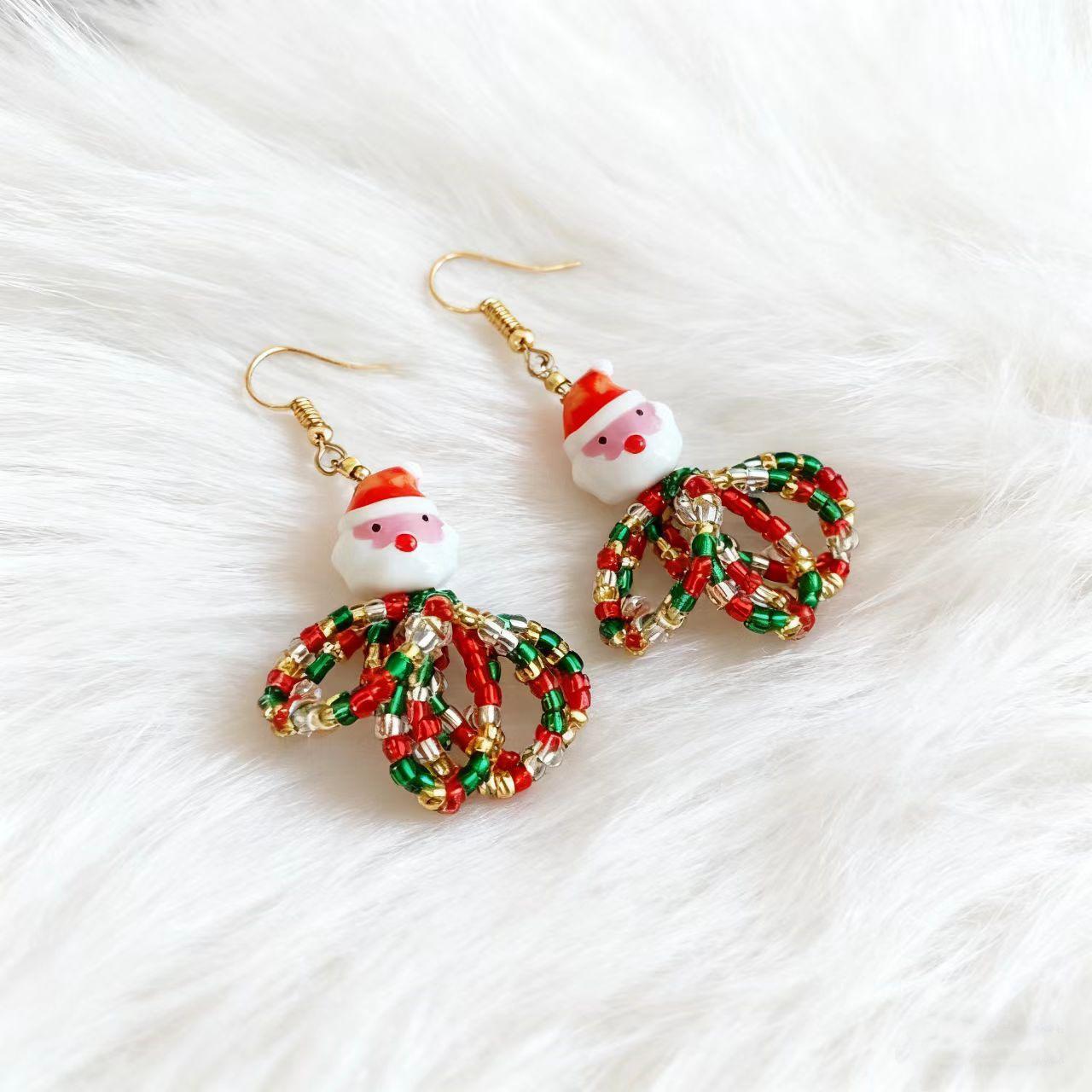 

Европейские и американские рождественские серьги с Санта-Клаусом из разноцветного бисера с уникальным дизайном