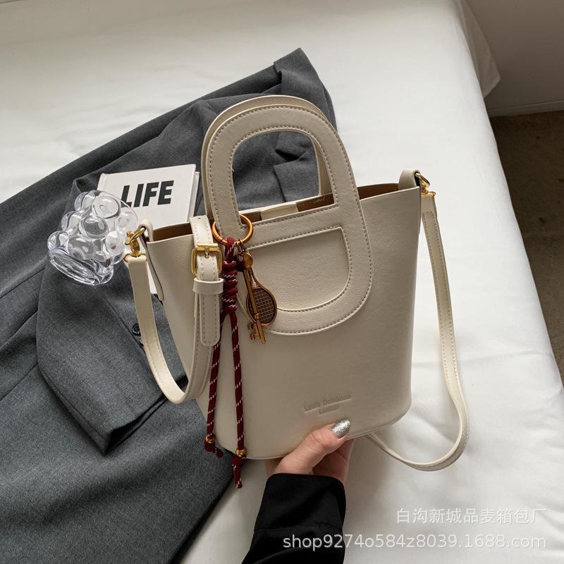 Premium texture fashionable versatile portable small bag women's 2025 new trendy retro versatile shoulder messenger bucket bag