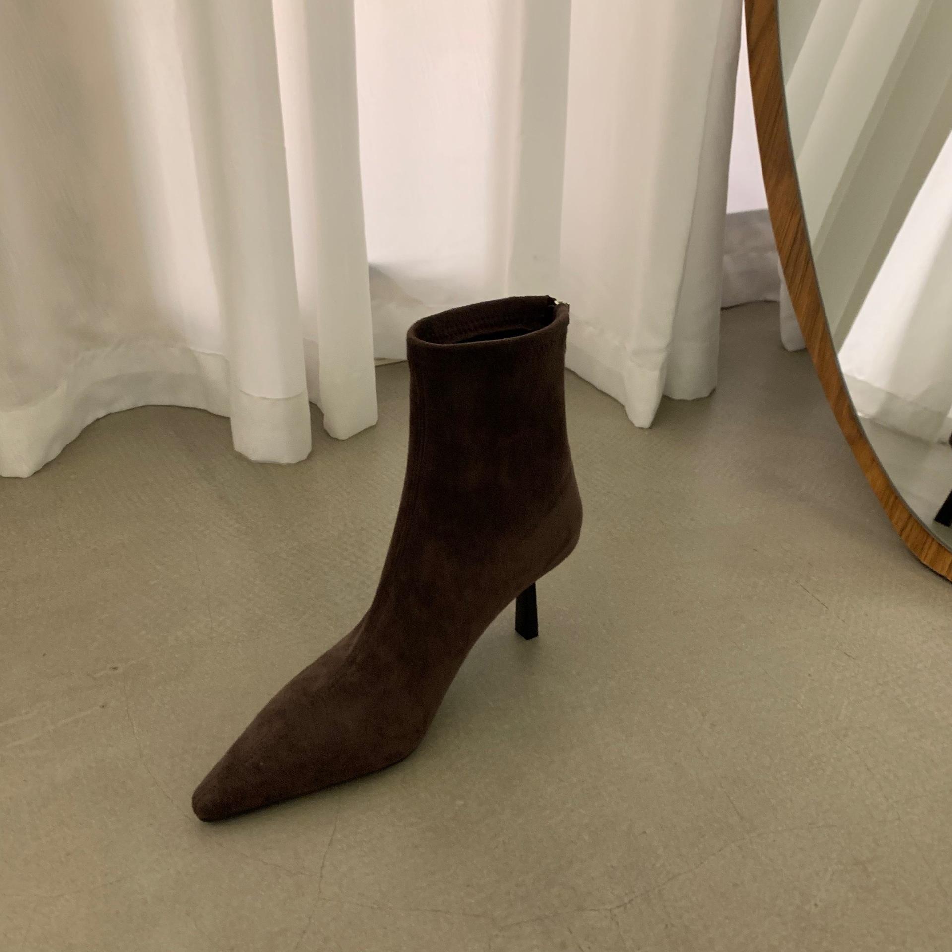

Темпераментные замшевые тонкие короткие ботильоны на высоком каблуке с острым носком женская обувь 2025 новая осень и зима бархатные корейские маленькие ботильоны 36 коричневый