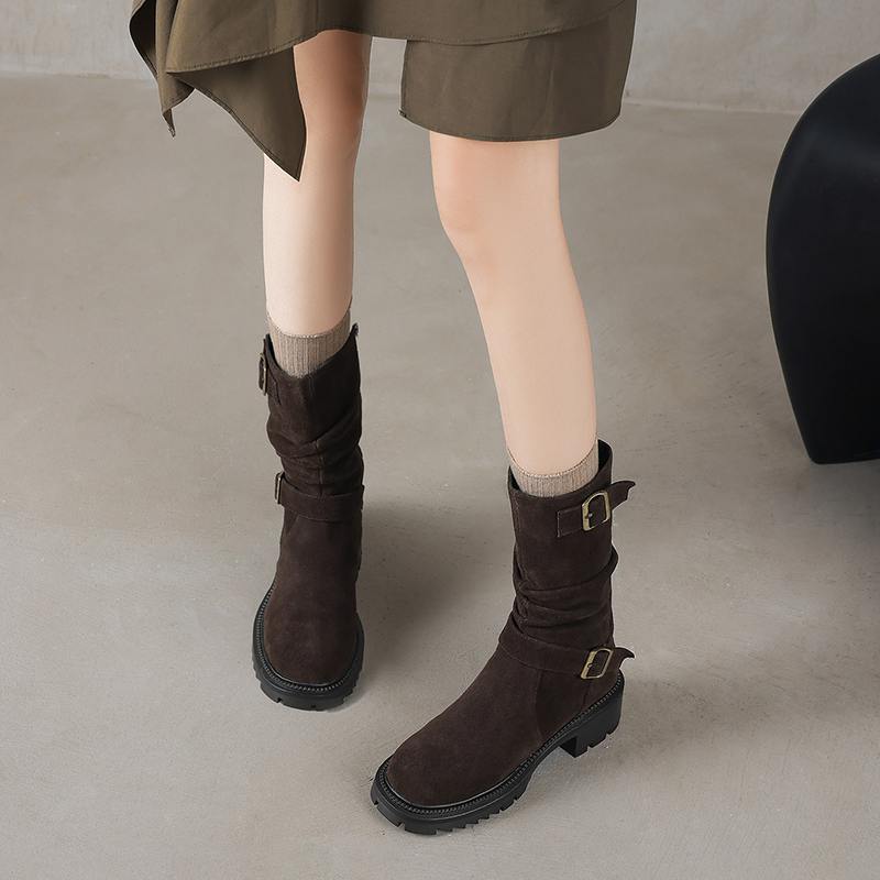 Krazing Pot Fashion Cow Suede Nubuck Winter Round Toe Modern Boots Med Heels Slip on Pleated Style Metal Buckle Mid-calf Boots