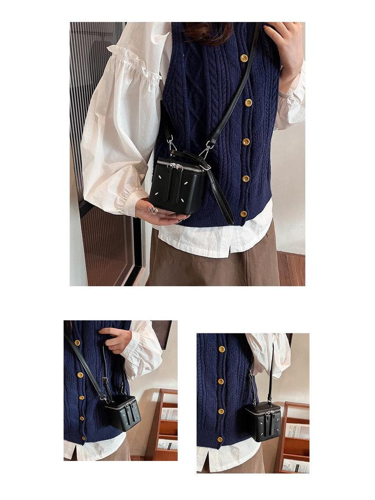 2024 Koreanischer Stil Damen Vielseitige Umhänge Quadratische Tasche - Schlichtes, Nischen-Design