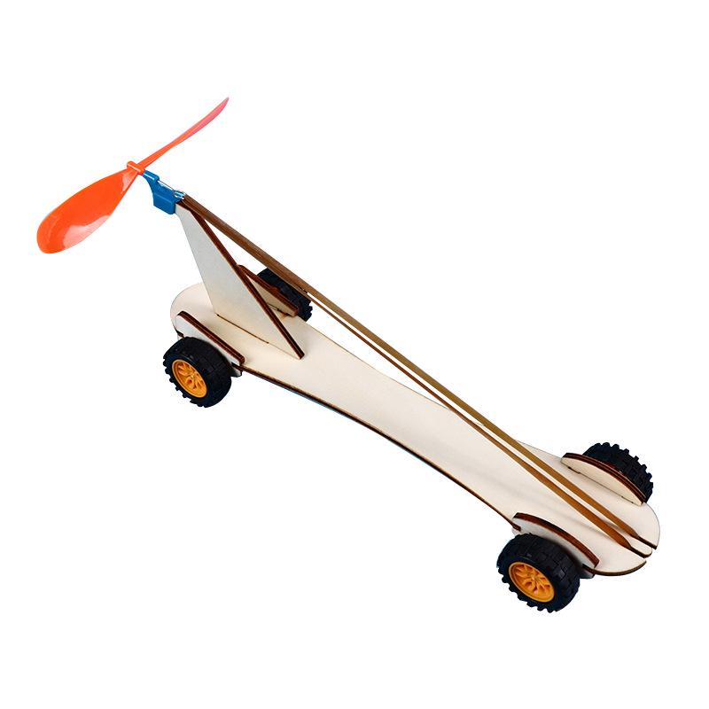Wooden DIY Wind-Powered Car Kit: Rubber Band-Powered Science Project for Handmade Class Assembly and Teaching Aid.