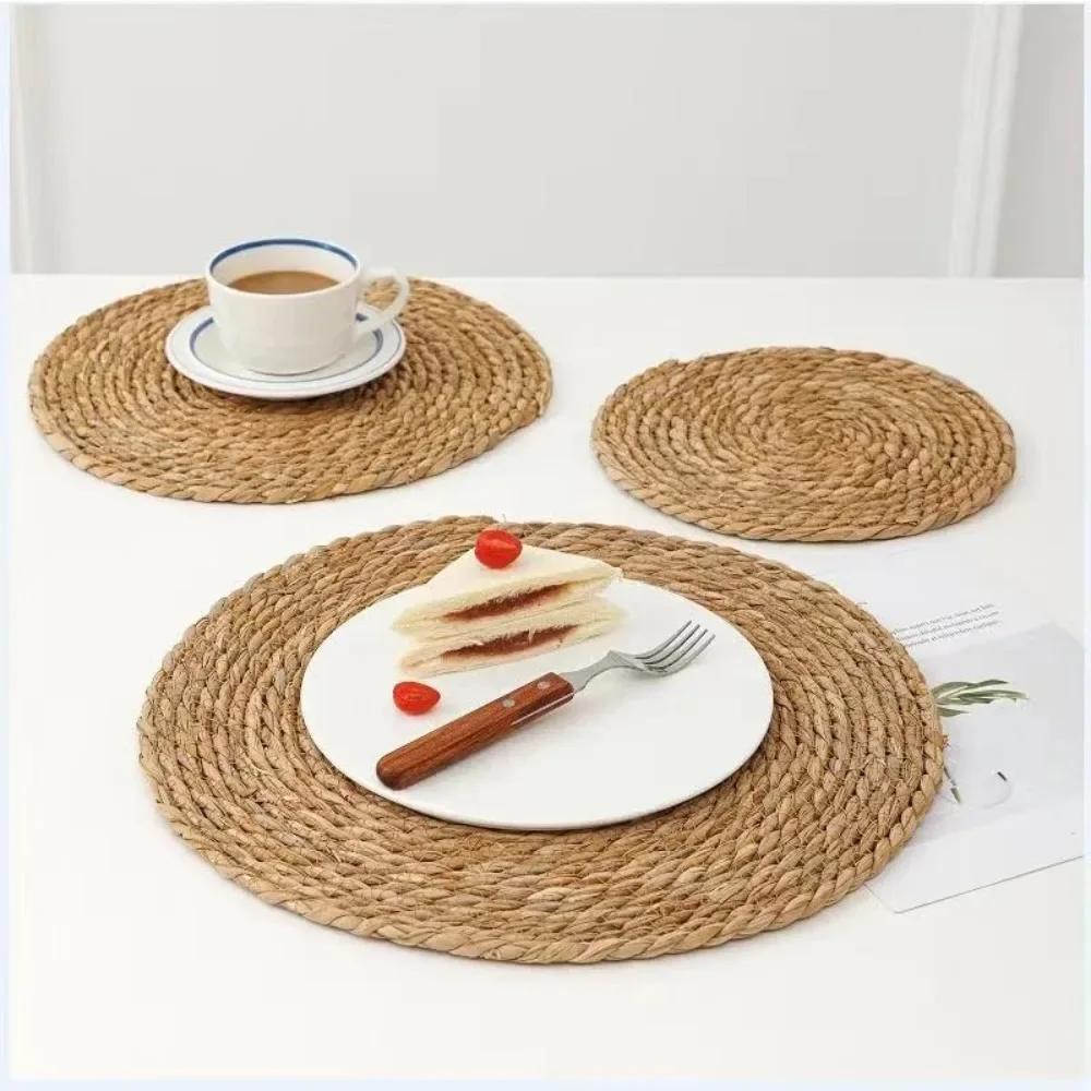 Round Handwoven Rattan Placemats Round Heat Insulation Mats Natural Woven Table Mats Slip Heat Resistant Table Mat for Dining