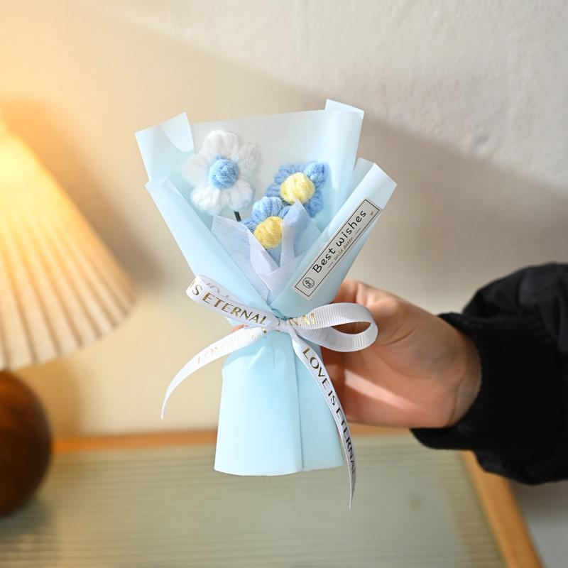 Mini Handmade Heart Bouquet Romantic Gift Yarn Flower Bouquet Crochet  Valentine's Day Mother's Day Desktop Decoration