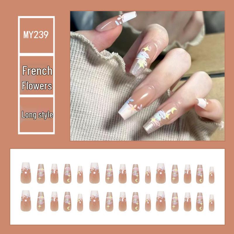 Chasing Light Cat's Eye Crystal Nails: Handmade, Detachable, Flash Diamond Design for Trendy, Stylish Looks.