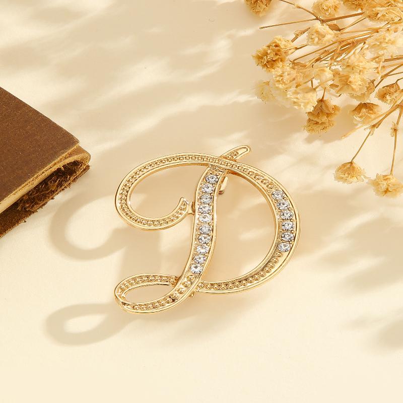 Kvinnor A-Z Bokstav Brosch Strass Kristall Guldfärg Engelska Alfabetet Metallnålar Söt Brosch Smyckestillbehör Gåva