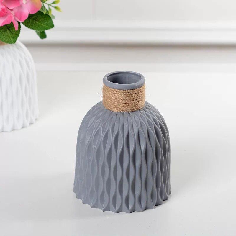 Modern Imitation Ceramic Vase Flower Pot Home Decoration Plastic Vase Nordic Style Flower Arrangement Home Decoration.