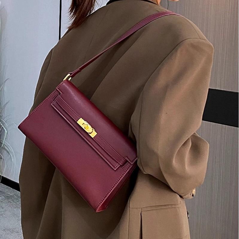 

25 Новый стиль Высококачественный козий кашемир Козья кожа Подарочная сумка Kellyelan Сумка подмышку Сотня стилей Одноплечевая сумка 27x5x15cm вино красного