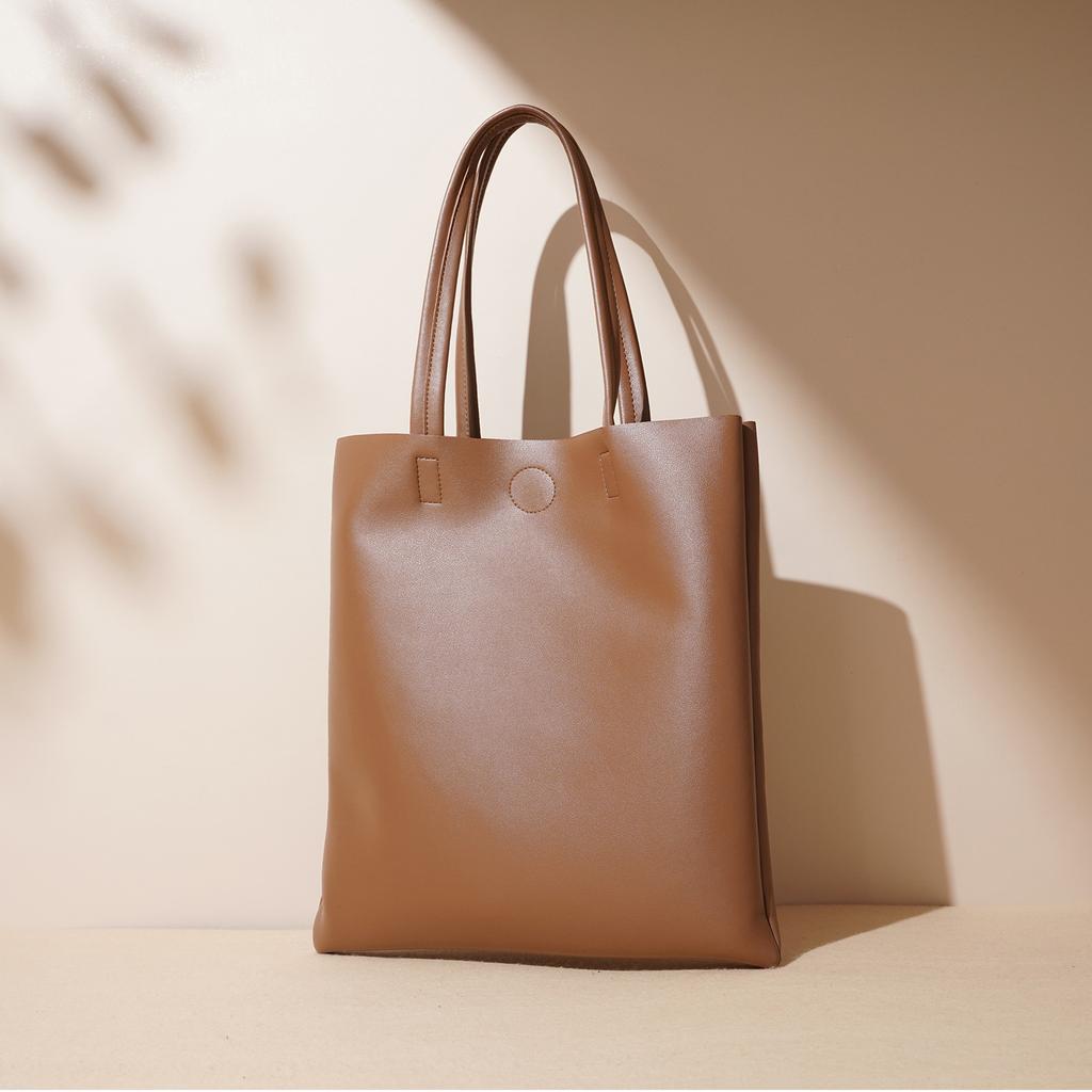 2025 high sense of large tote simple niche design large capacity shoulder bag commuting travel leisure versatile