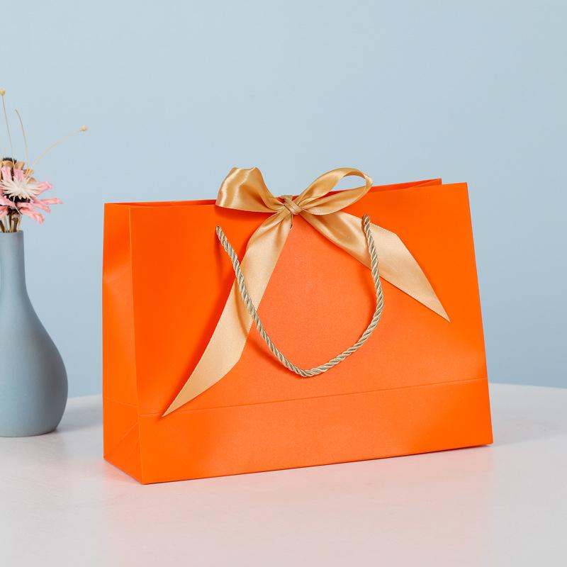 Aanpasbare Cadeautas met Strik voor Kleding, Cosmetica en Winkelen – Tote Bag Stijl met Optie voor Logo Bedrukking