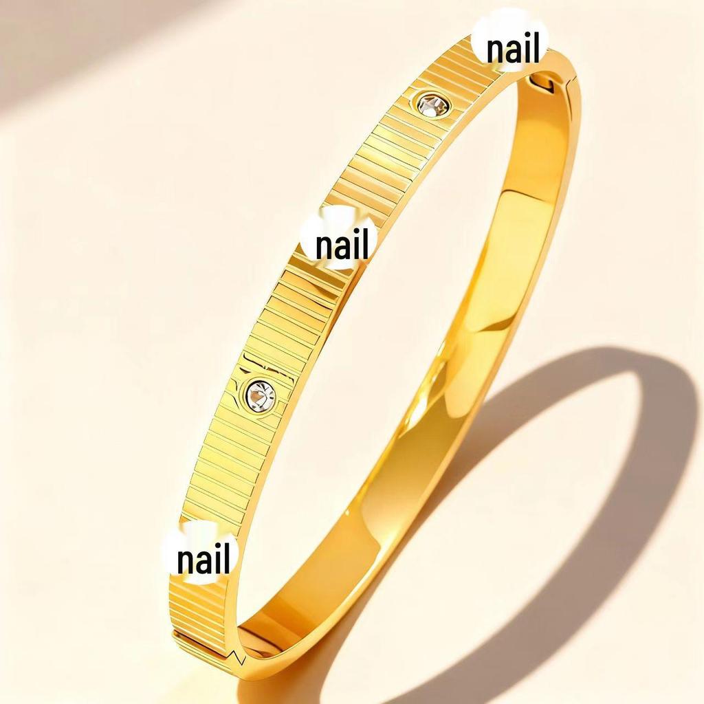 Four-Leaf Clover Titanium Steel Bracelet - Colorfast & Versatile Jewelry