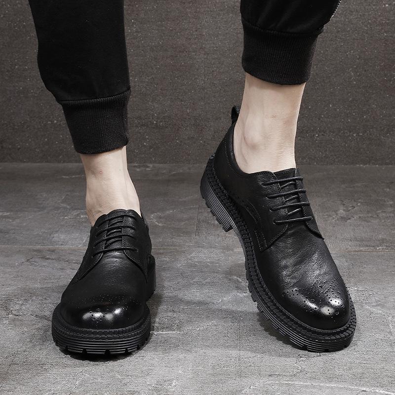 Erste Schicht Rindsleder Werkzeugschuhe Herren Retro Britische Freizeitschuhe Brock Geschnitzt Großer Kopf Lederschuhe Low Top Martin Schuhe Tide