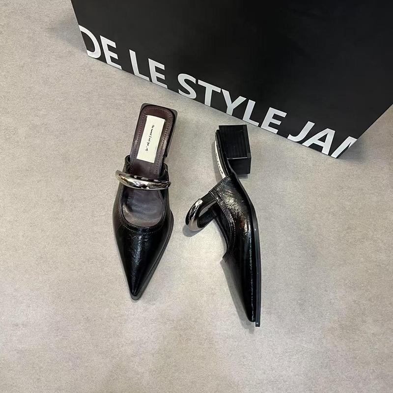 Summer Women Cover Toe Mules Slippers Fashion Metal Decoration Thick Heel Slide Shoes Comfort Street Style Footwear