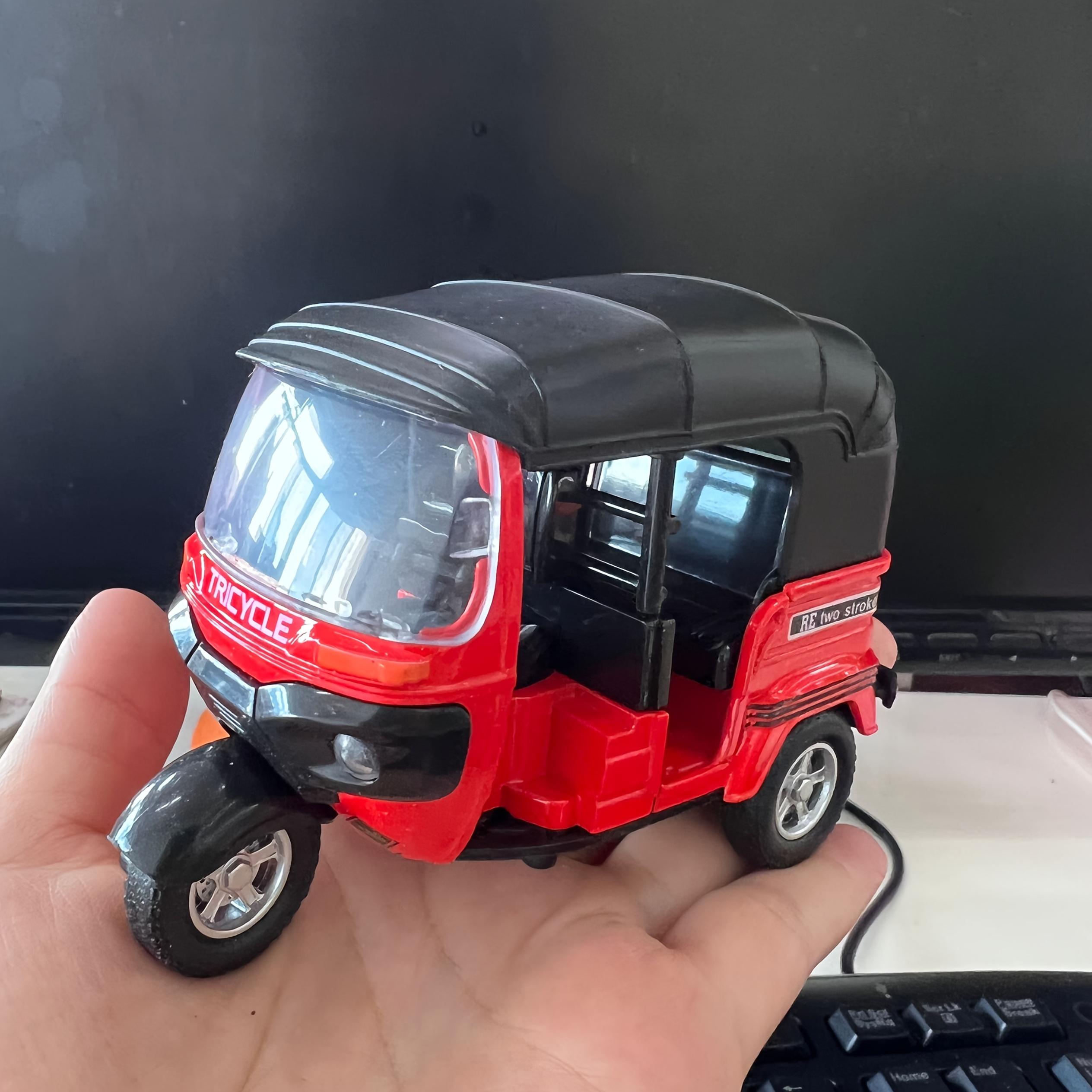 Traditional Indian Tricycle Toy Model Simulation Alloy Car Model Pull-Back Car Collectibles Gift Toys 1pc красный
