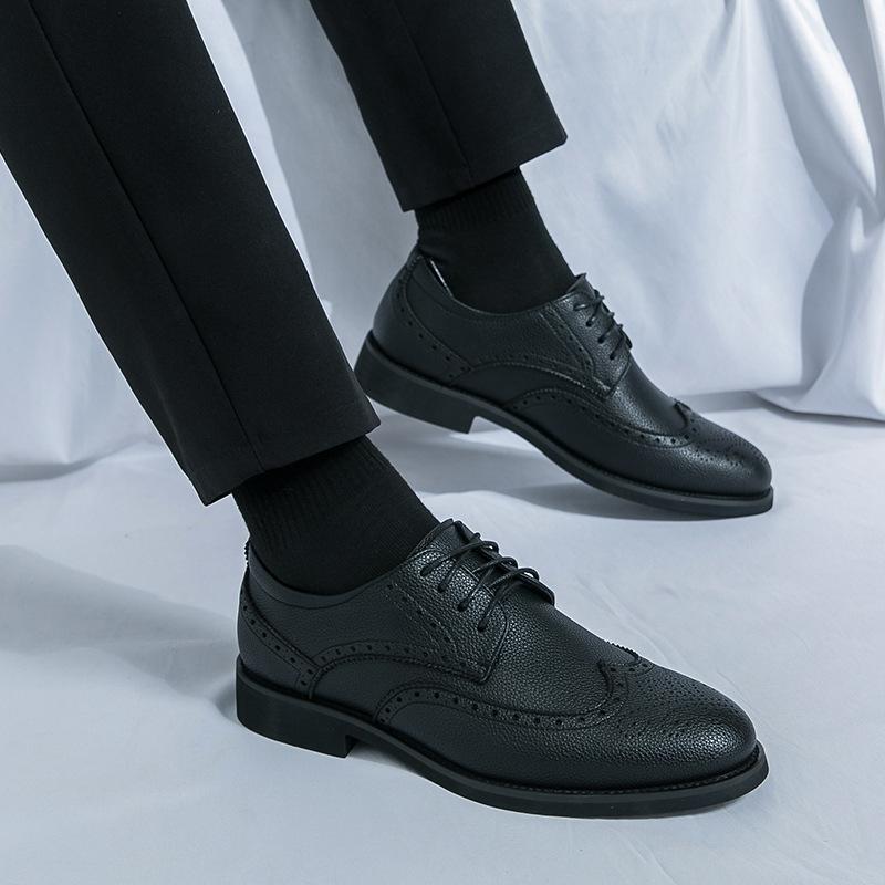 Men's Shoes Large Size Leather Shoes Fashion British Style Business Dress Shoes Trend Engraved Wedding Shoes