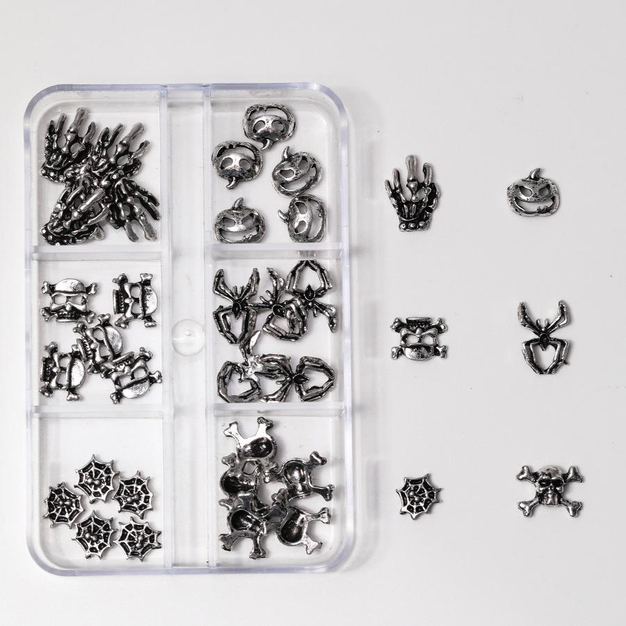 2024 Halloween Nagelkunst Set: Totenkopf, Geist, Spinne & Fledermaus Legierungsdekorationen