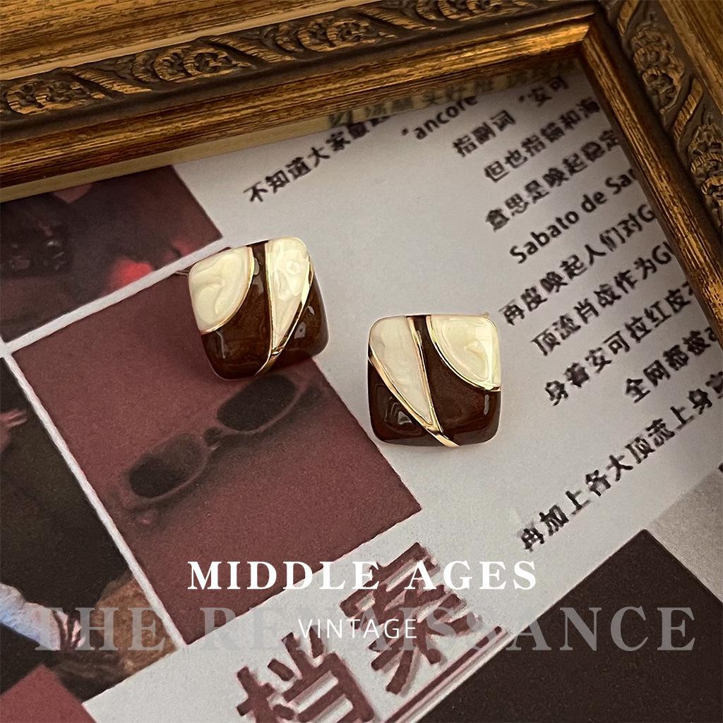Boucles d'oreilles pendantes vintage en émail rouge bordeaux - Clous de style rétro français